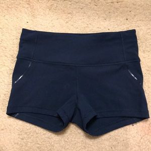 Lululemon 2.5” In Movement Short
